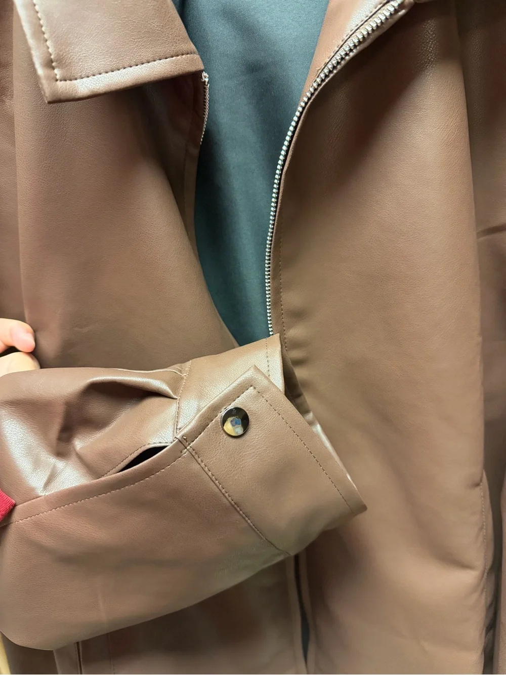 WOMEN’S OVERSIZED LEATHER BOMBER JACKET